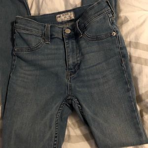 FREE PEOPLE HIGH RISE SKINNY JEANS 🌻🌻🌻